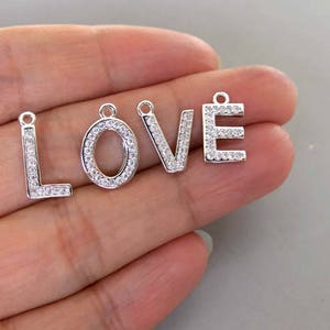 Plata chapado CZ Micro Pave Carta Colgantes, Cubic Zirconia Encantos - CZ118