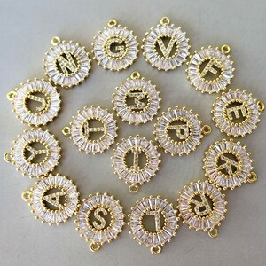 Colgantes de letras CZ Micro Pave chapados en oro, encantos cúbicos de Zirconia - CZ51