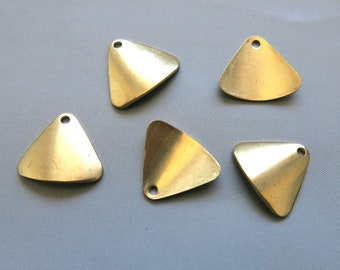 30pcs Raw Brass Triangle Pendants ,Charms Findings 17mm x 15mm - F1907