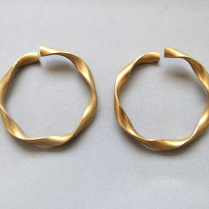 20pcs Raw Brass Open Rings , Twisted Rings, Earring Findings 28mm - F1673