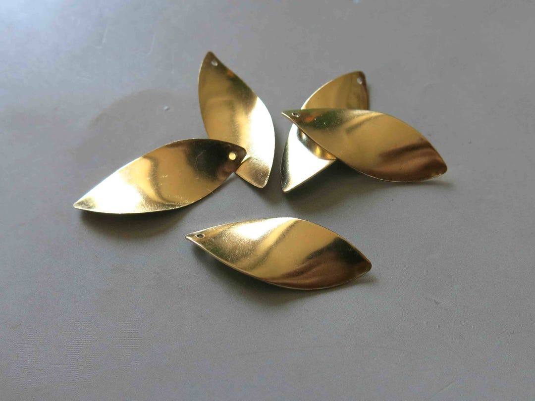 50個 生真鍮 葉っぱ型チャーム、金具 32 mm x 12 mm - F439 - Etsy 日本