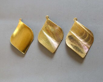 20pcs Raw Brass Leaf Shape Charms, Pendants 35mm x 24mm - F832