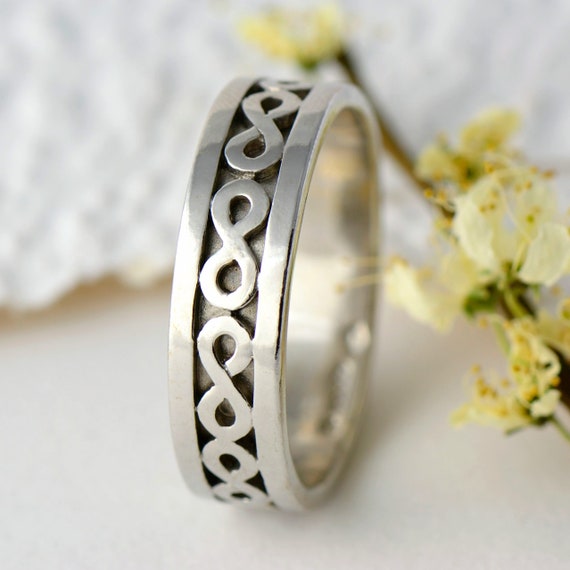 Infinity Pattern Men's Wedding Ring in Titanium (6mm)