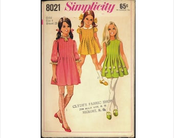 1960s Size 4 Breast 23 Girls Front Tucks Mini Dress Simplicity 8021 Vintage Sewing Pattern 60s