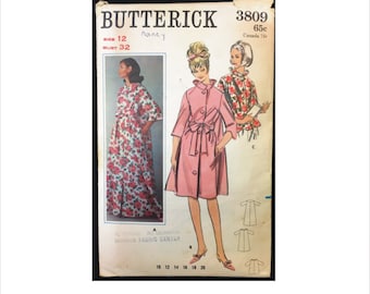 1960s Size 12 Bust 32 Quick & Easy Watteau Back Robe in Two Lengths Bed Jacket Butterick 3809 Vintage Sewing Pattern Mid Century Bathrobe