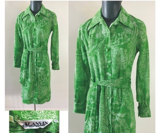 1970s Lanvin Size 10 Bust 35 Shift Dress 3 Queens Print Button Front Vintage 70s Green Cotton Shirtdress Shirt Designer