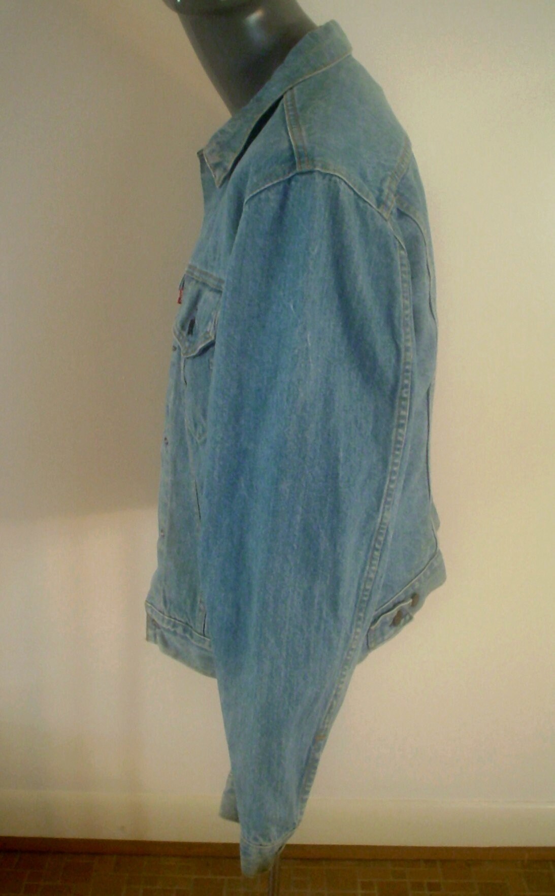 Vintage Levi's Denim Trucker Jacket 71506 0214 Size 42L Made