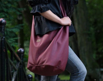 Bohemian bag, vegan leather, zippered | Boho, hippie, simple style | Burgundy large crossbody bag | Oversized hobo bag, wide strap, pockets