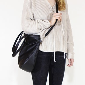 Sacs fourre-tout pour femme • Sac de travail, sac messager • Végétalien • Cadeau pour elle • Sac à bandoulière et à bandoulière. Sac à main noir en similicuir élégant et résistant