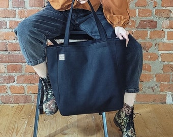 Bolso tote extragrande de nobuk vegano negro, bolso hobo urbano hecho a mano, bolso de mano para el día a día.
