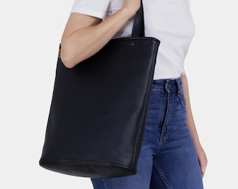 Black Vegan Leather Tote Bag: Zippered Shoulder Bag, Everyday handbag