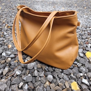 Bolso de hombro para uso diario en color coñac, elegante bolso de piel vegana, ideal para el trabajo, bolso de mano artesanal de buena calidad, regalo para mamá.