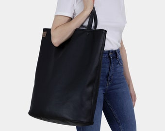 Vegan black zipper tote bag | Gifts under 20 | Work bag women