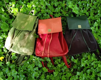 Mochila de terciopelo rojo, mochila con solapa de cuero ecológico vegano