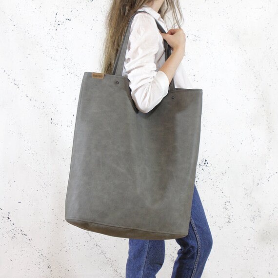 grey tote
