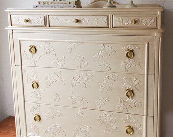 Gorgeous Antique Dresser (Pick up or Delivery (fee will apply) within 300km from Calgary AB)