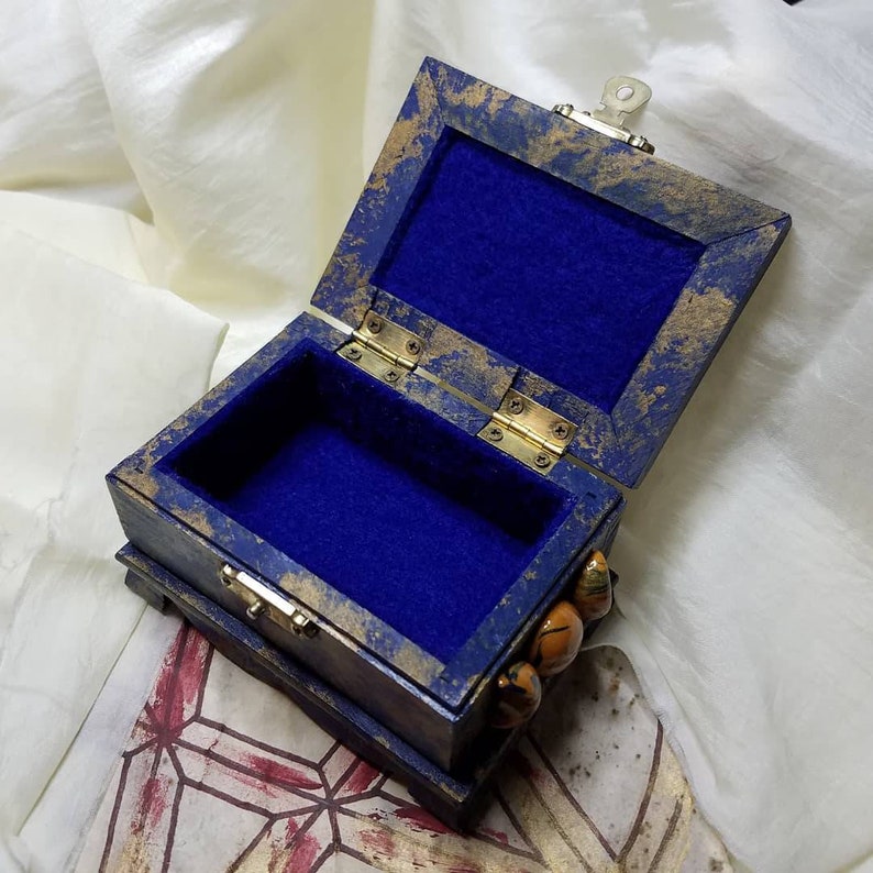 Wooden Trinket Box Hinged Small Keepsake Jewelry Treasure Etsy