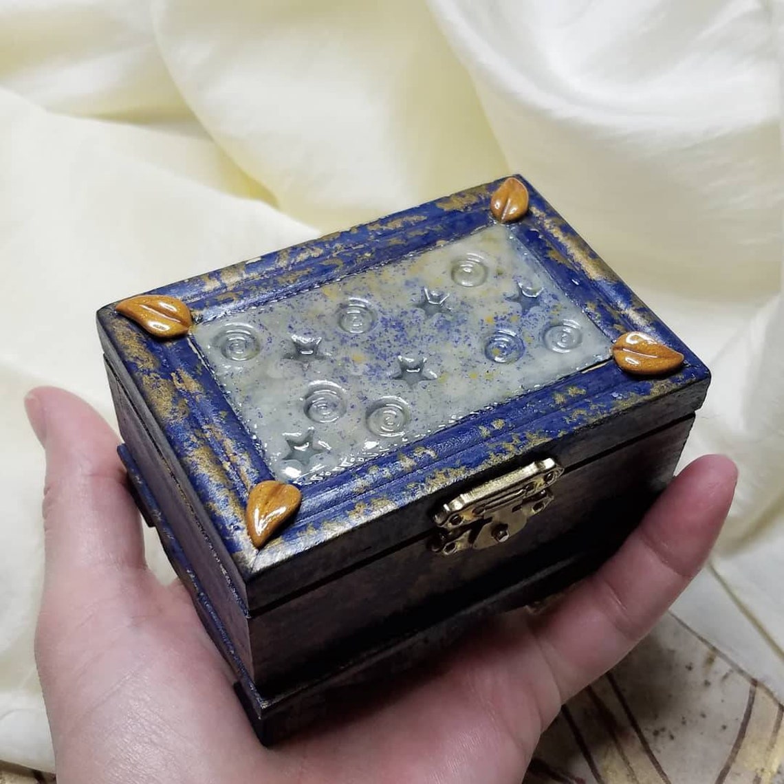 Wooden Trinket Box Hinged Small Keepsake Jewelry Treasure Etsy
