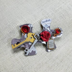 Steampunk Victorian Gothic Renaissance Dickens Cosplay Accessories Costume Jewelry Brooch Jigsaw Puzzle Piece Pin Red Rose Keys Hamlet Ouija
