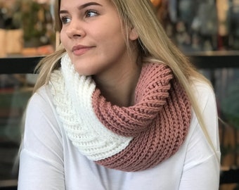 CROCHET PATTERN Arrow Cowl