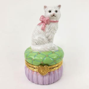 Vintage Porcelain White Persian Cat Trinket Box Music Box Company Figurine