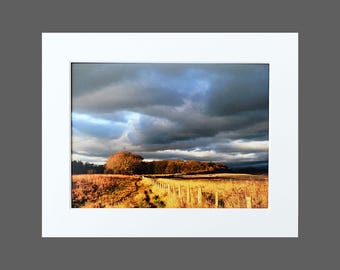 Impresión fotográfica de la bahía de Morecambe - Impresión de contrastes de luz - Impresión montada de cielo tormentoso - Fotografía de paisajes - 8 x 6