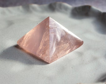 Rose Quartz Pyramid, 40mm