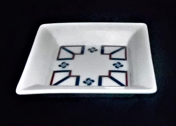 Ceramic Trinket Tray with Blue and Maroon design - image 3