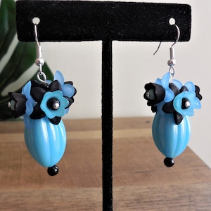Colorful blue vase earrings, acrylic, lucite flowers beads, blue, black, tropical, retro styling, Tiki Oasis, Exoticon, Tiki Caliente!