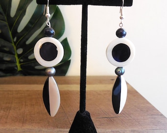 Mother of Pearl, Pearl dangle earrings, black and white, 60s Mod, white rimmed bullseye, Retro, Tiki Oasis, pierced, natural black pearls