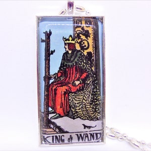Tarotkaart "The King of Wands" glazen tegel hanger 1x2", antieke zilveren of bronzen zetting met 20" zilveren of bronzen bal en kralenketting