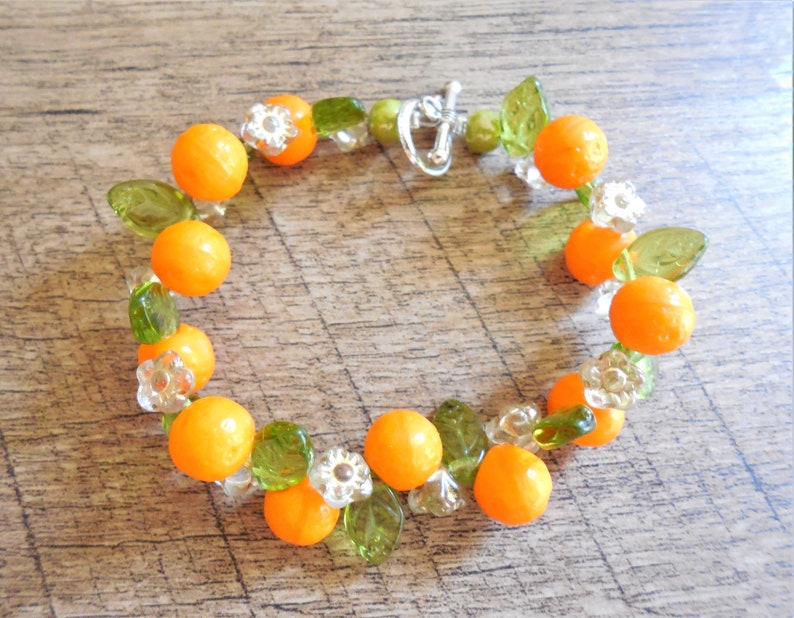 Orange Czech glass fruit bracelet, 8, toggle closure, whimsical, tropical, Tiki oasis, Tiki, Retro, Vintage-style image 4
