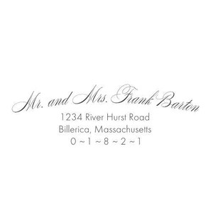 Peut inclure: Sur fond blanc, texte en &eacute;criture &eacute;l&eacute;gante : "Mr. and Mrs. Frank Barton", suivi d'une adresse : 1234 River Hurst Road, Billerica, Massachusetts, et un code postal.