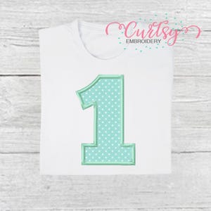 Un appliqué / Premier anniversaire de broderie / Broderie 1er anniversaire / Un appliqué / Une broderie / 1 motif de broderie