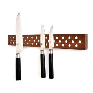 magnetic walnut wall hanging knife bar with shun knives