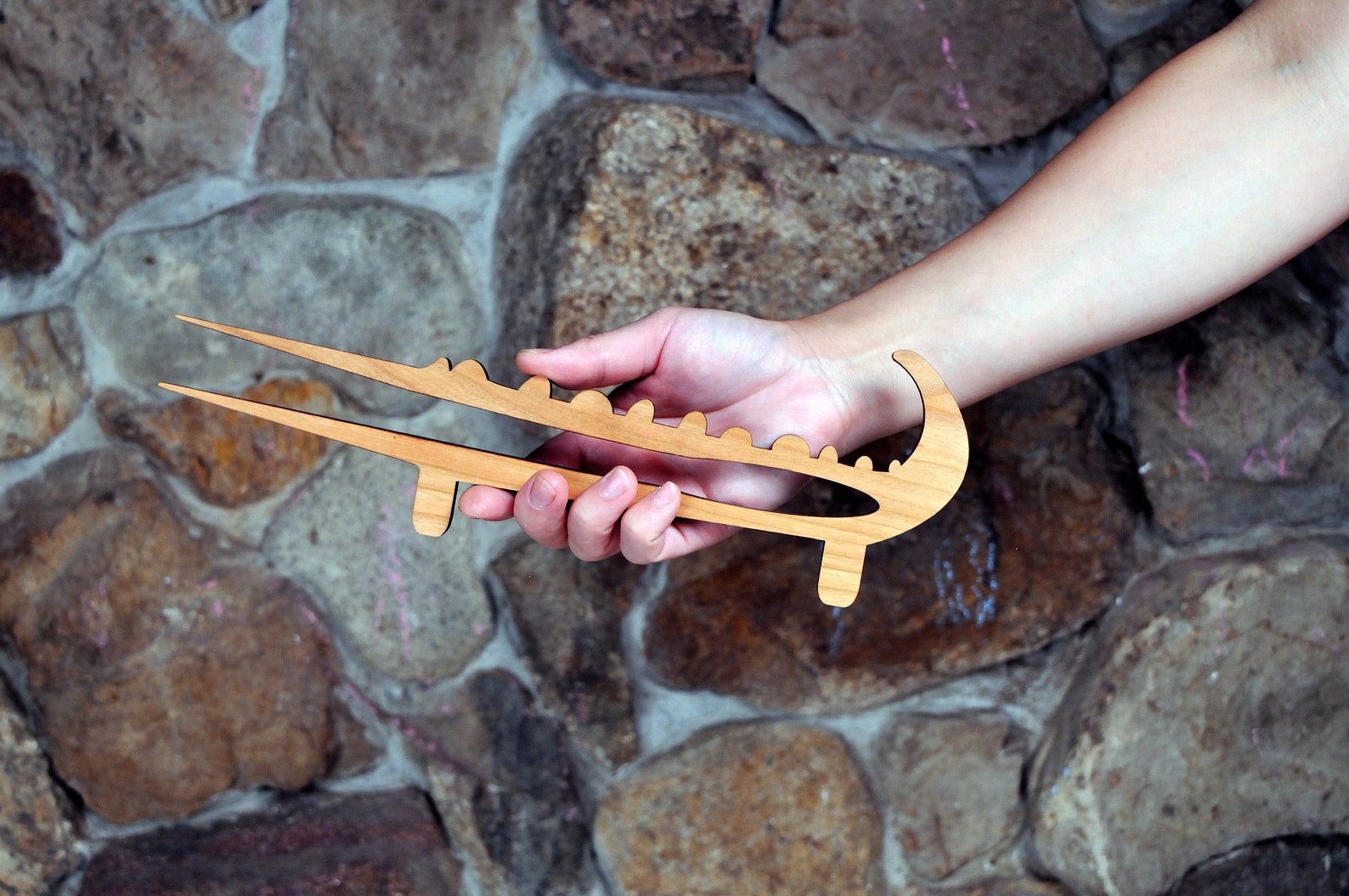 Toaster Tongs and Oven Rack Pull, Crocodile