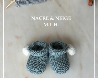 Easy knitting pattern - THE CLASSIC Baby Booties | This delicate gender neutral design is the perfect baby shower gift * Pattern ONLY*