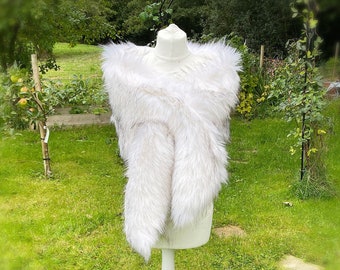 Black tipped white faux fur ostrich feather shawl, bridal cover up, wedding stole, winter wedding, white wrap, white wedding bolero