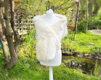 Cream faux fur shawl, ivory bridal cover up, wedding stole, winter wedding, cream wrap, ivory wedding bolero