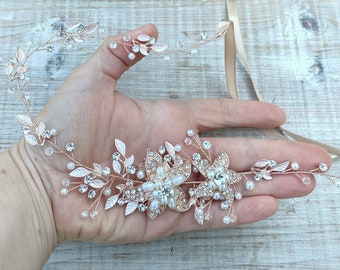 Vigne de cheveux de mariée en or rose et perle, bande de cheveux de mariée, casque de mariage en feuilles, bandeau de mariée avec détails floraux et feuilles, mariage rustique