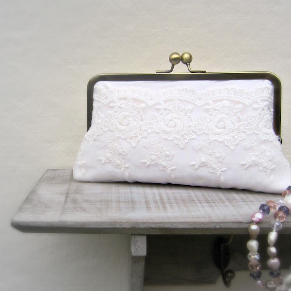 Lace bridal clutch bag, ivory wedding clutch, scalloped white vintage lace clutch, bridesmaids clutch, clutch purse, custom clutch, uk selle