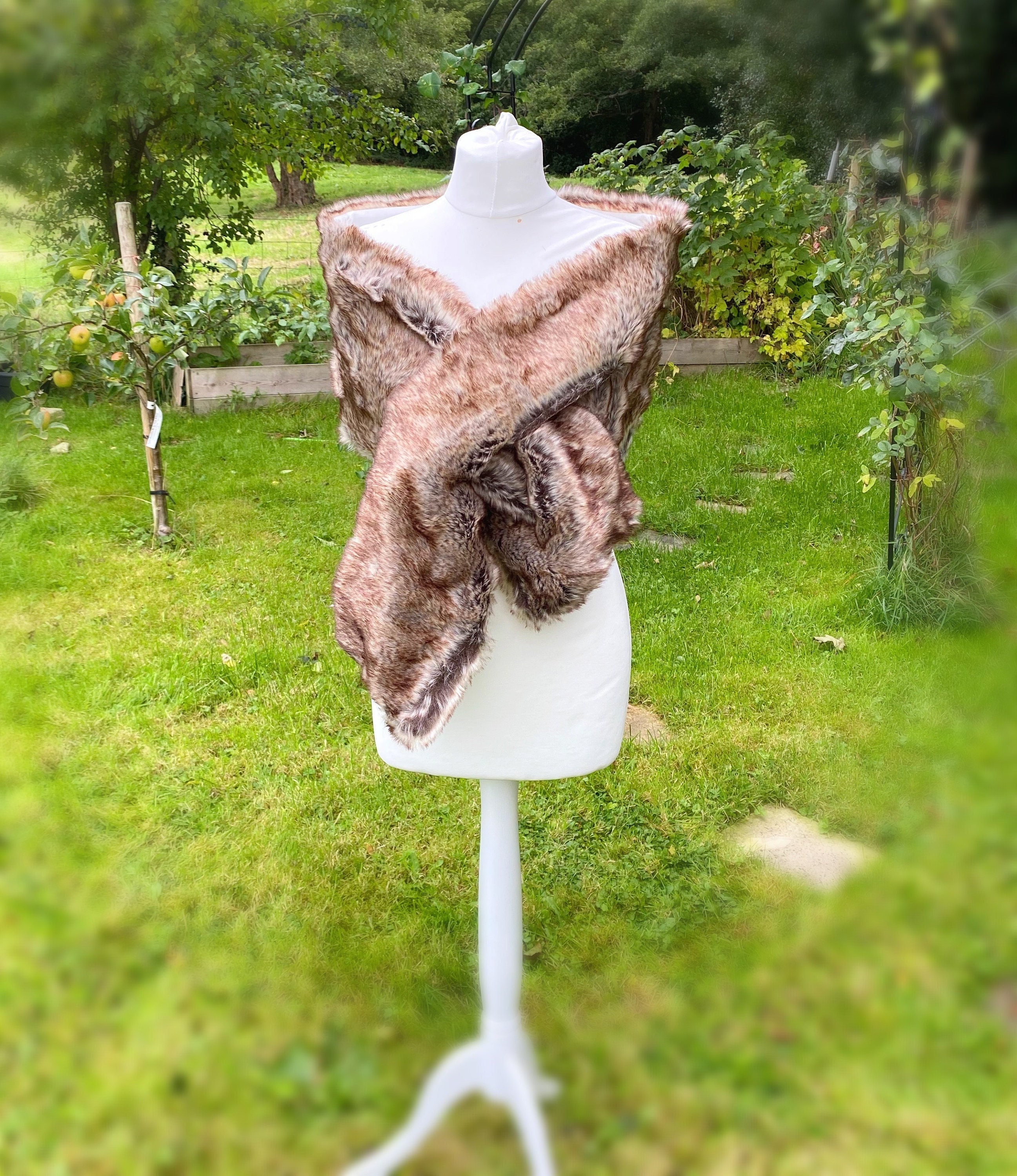 Gatsby faux deals fur shawl