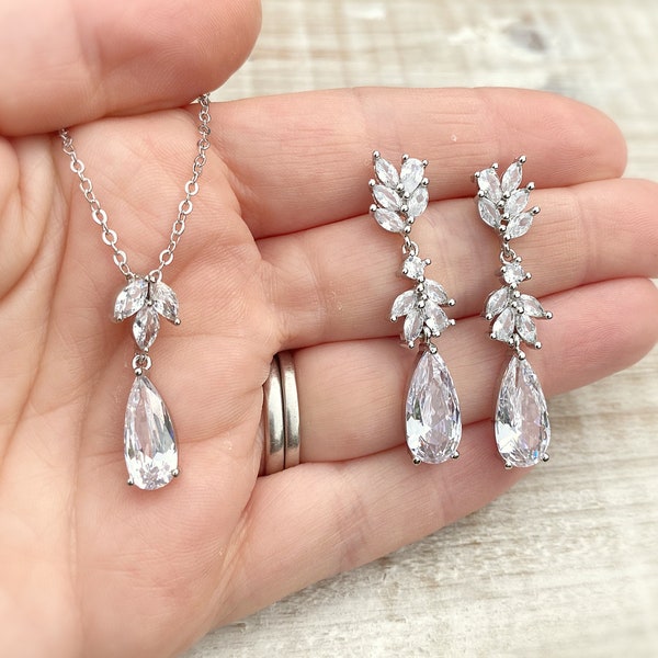 Bridal jewelry set, bridal necklace and earring set, wedding necklace and earrings, crystal jewelry, wedding jewellery set, bridesmaid gift