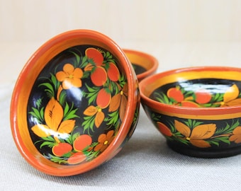 Vintage Khokhloma Schalen-Set: Handgemalte Volkskunst der UdSSR