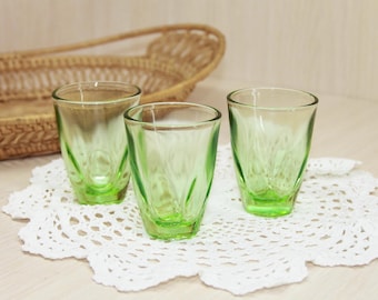 Retro Pastell Grüne Schnapsgläser - 3er-Set - Vintage Barware