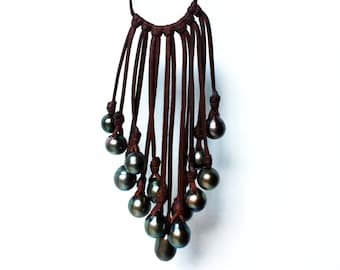 Tahitian pearls on leather, woman cluster necklace boho chic style, beautiful black pearls high quality
