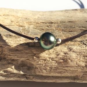 Tahitian pearl on leather, adjustable necklace, minimalist design choker for woman or man. image 2