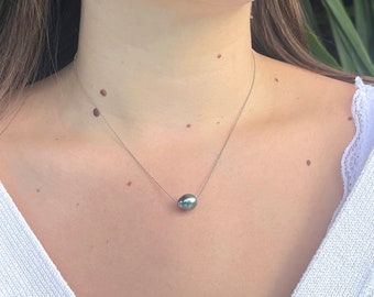 Perla bluastra d'argento di Tahiti su una catena in argento massiccio con taglio a diamante, minimalista e moderna!