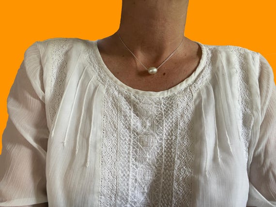 Sterling silver choker with a superb white Australian pearl