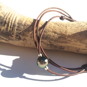 Tahitian pearl on leather, adjustable necklace, minimalist design choker for woman or man. image 9